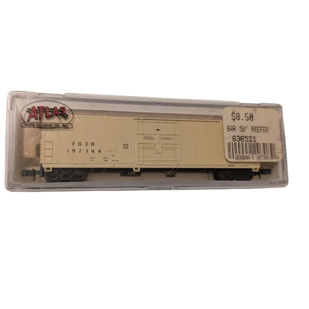 ATLAS NWT Vintage Train Boxcar Fruit Growers Express 50ft Reefer N-Scale Tan